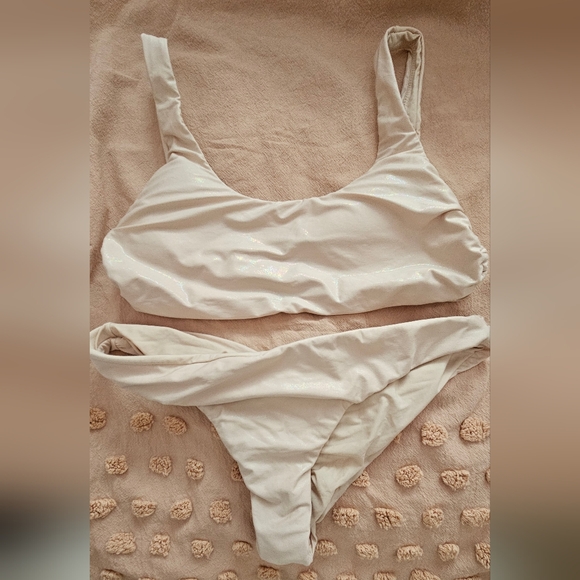 Pilyq Ring Side Shimmery Metallic Halter Top and Ruched Bikini Swimsuit set L - Picture 6 of 7